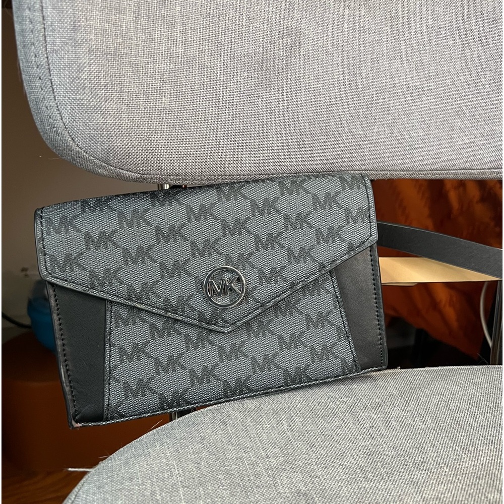 Black & Grey Michael Kors fanny pack / cross body